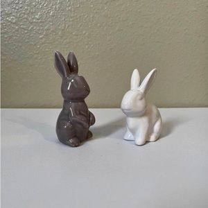 Bunny Rabbit Salt & Pepper Shakers NEW